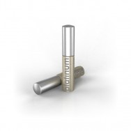 Platinum lip gloss
